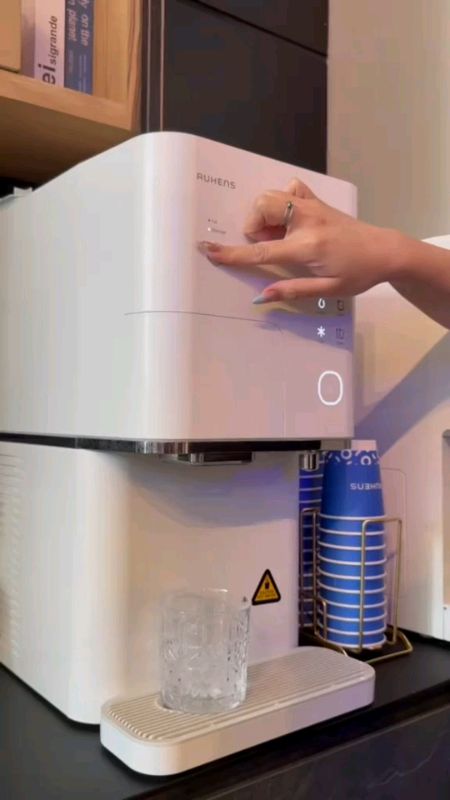 Ruhens Ice Making ❄️🌬️🧊 #IceMaking #Tankless #Hot #Cold #WaterPurifier #Fyp #ShopeeTrending