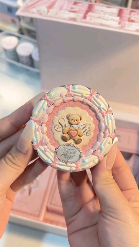 The Sweetie Bear Collection 🐻🤎#FlowerKnows Color #Concealer #Palette #Fyp #ShopeeTrending #ShopeeSG #Shopeefriends